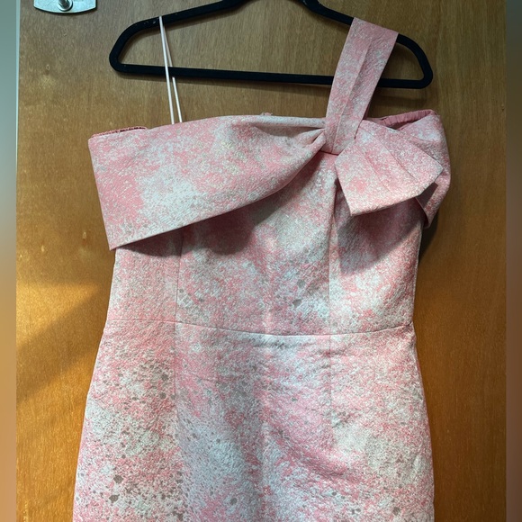 Teri Jon by Rickie Freeman Shimmering One-Shoulder Bow Cocktail Dress - Picture 7 of 8